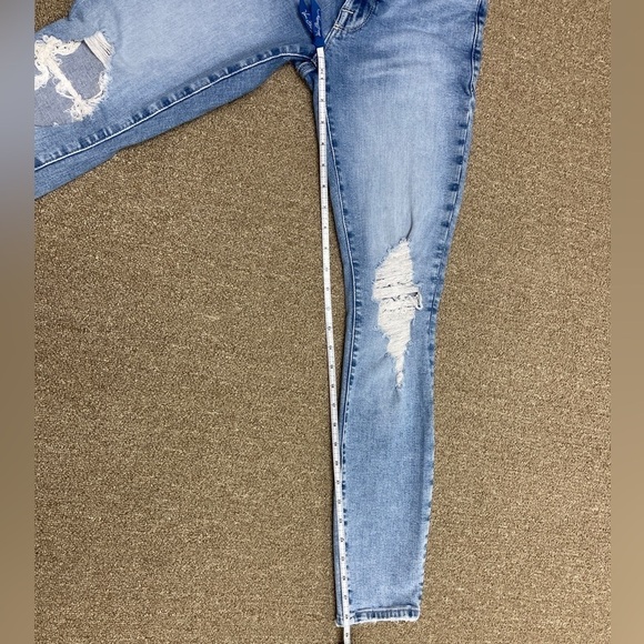Good American: Women's Distressed Jeans, Size 27 - Picture 10 of 13